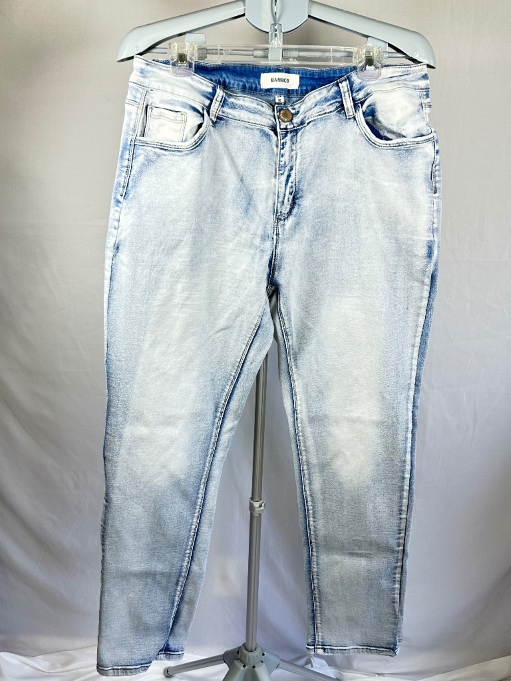 Women's Bamboo Jeans Acid Washed Size 16 Cuff Opening 6.75 Inches Button/Zip